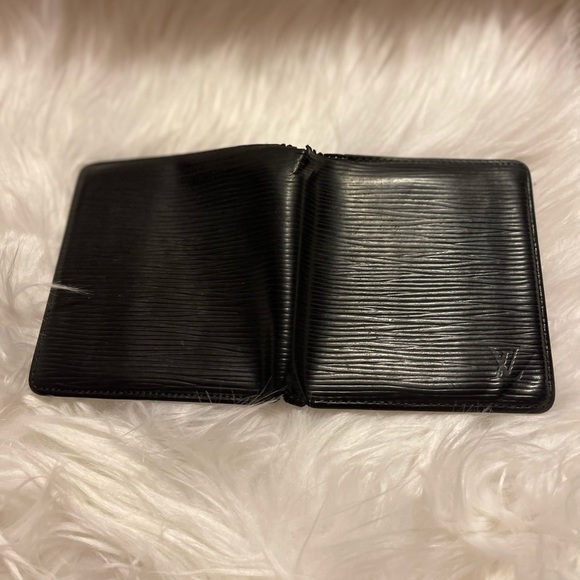 LV Epic bifold wallet - Picture 3 of 4